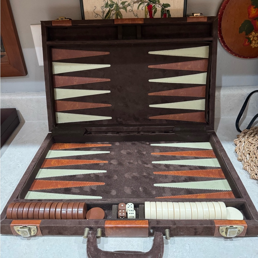 Backgammon Set in Brown and Cream